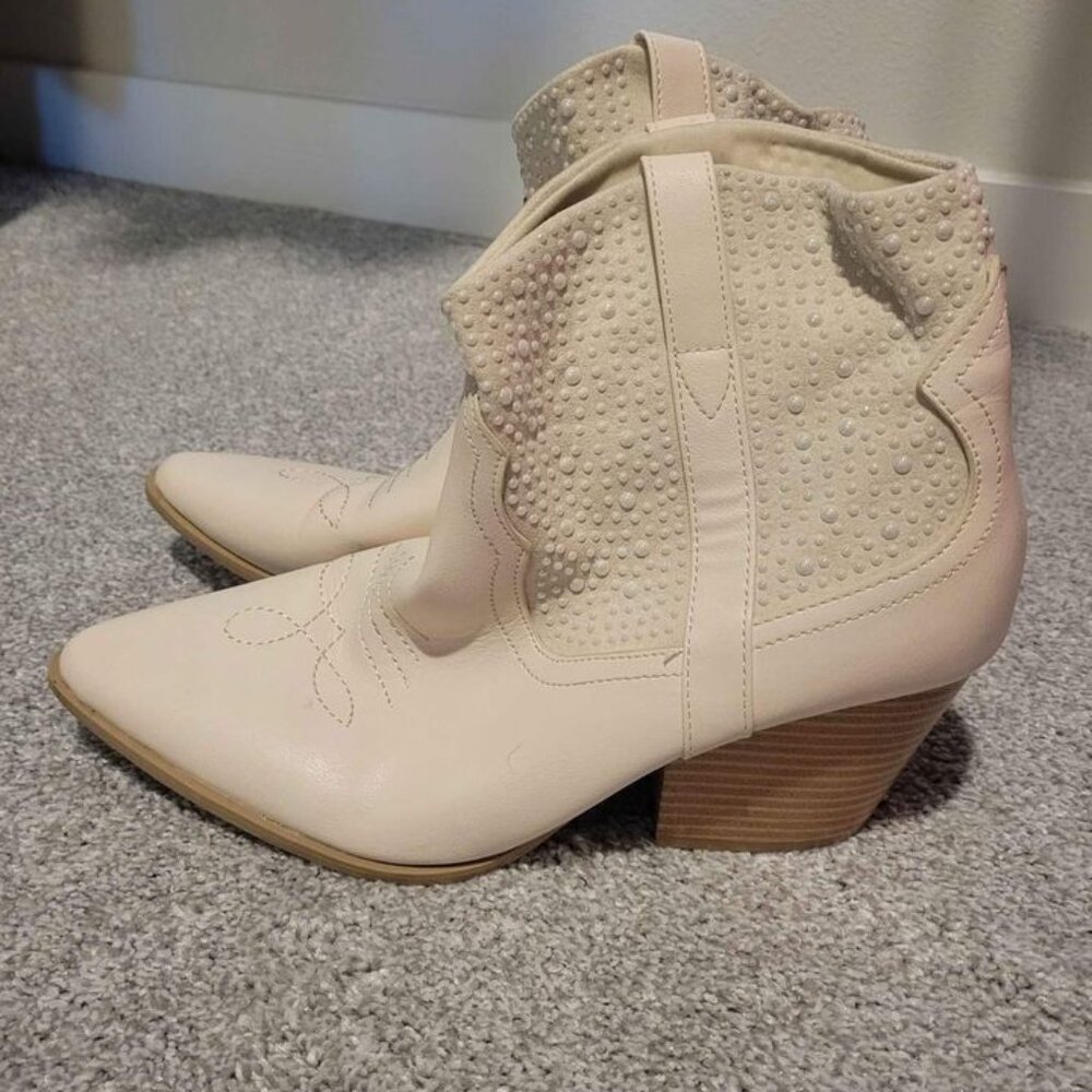 Qupid Booties Size 10